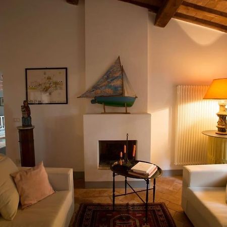 Zauber Im Turm - In Einem Der Schoensten Doerfer Montemerano Extérieur photo