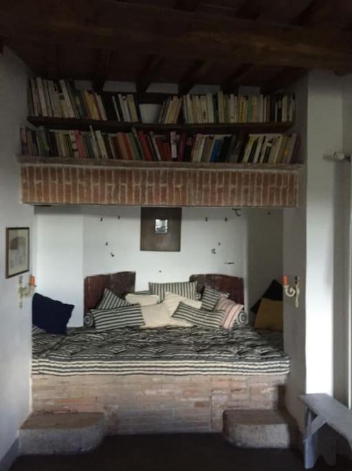 Zauber Im Turm - In Einem Der Schoensten Doerfer Montemerano Extérieur photo