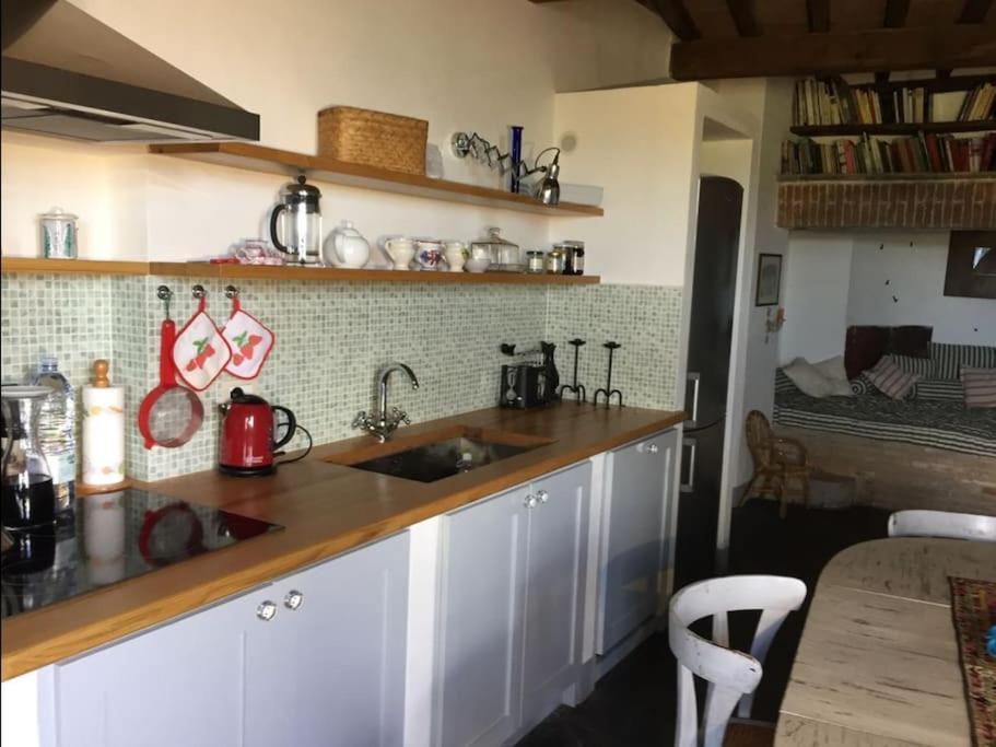 Zauber Im Turm - In Einem Der Schoensten Doerfer Montemerano Extérieur photo