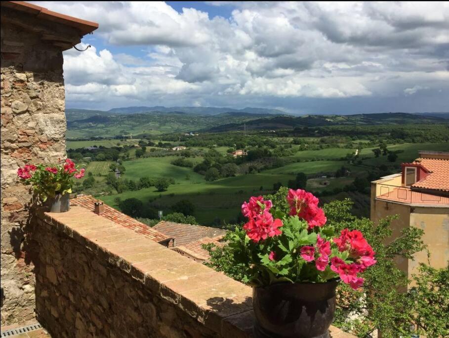 Zauber Im Turm - In Einem Der Schoensten Doerfer Montemerano Extérieur photo