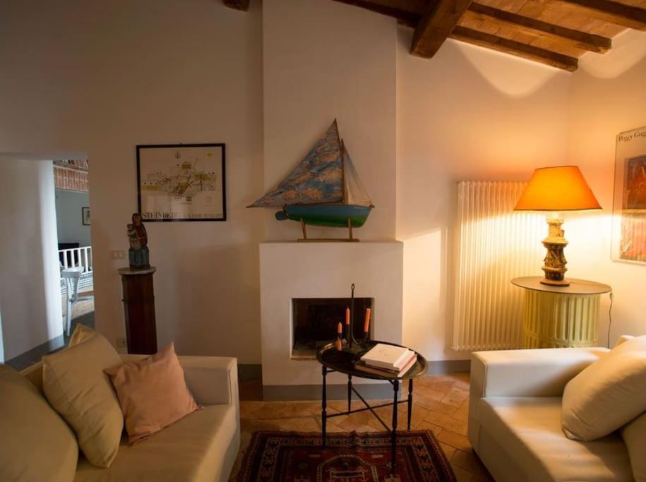 Zauber Im Turm - In Einem Der Schoensten Doerfer Montemerano Extérieur photo