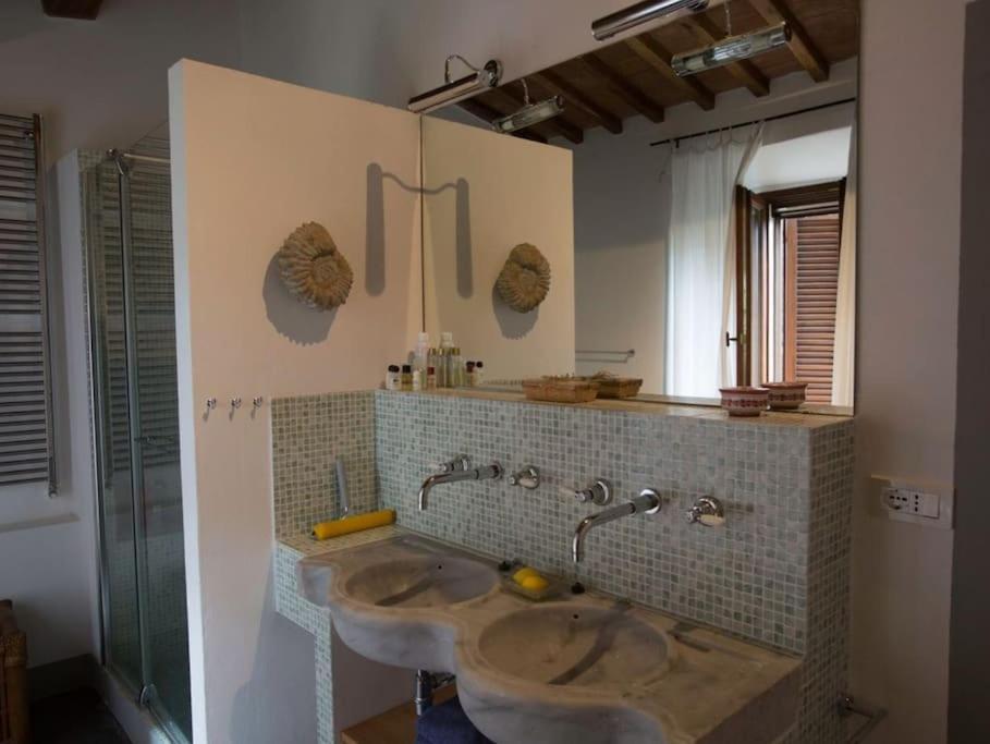 Zauber Im Turm - In Einem Der Schoensten Doerfer Montemerano Extérieur photo